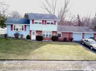 13 Juniper Ln, Jackson, NJ 08527