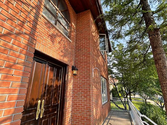 4th image of 51-11 Browvale Ln