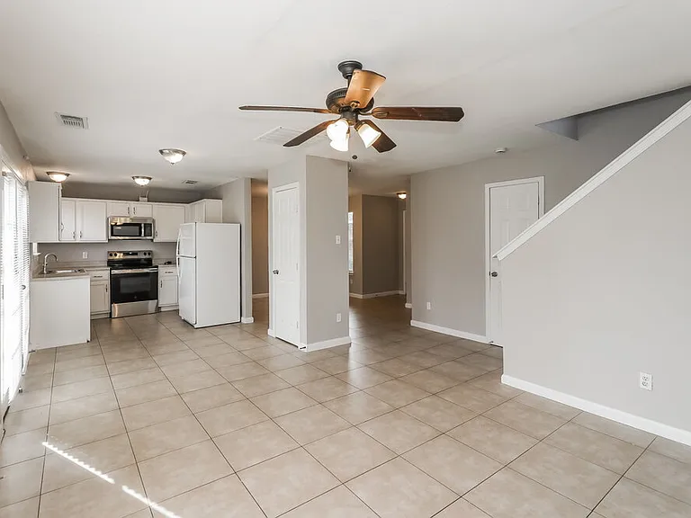 7423 Village Lake Dr — Photo 6