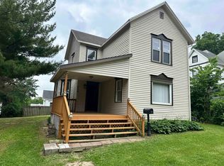 639 W Elk St, Freeport, IL 61032
