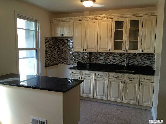 3rd image of 6514 Admiral Ave