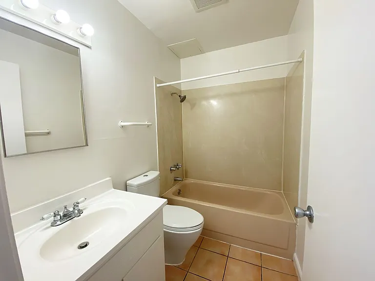 2925 Ellis St #2 — Photo 9