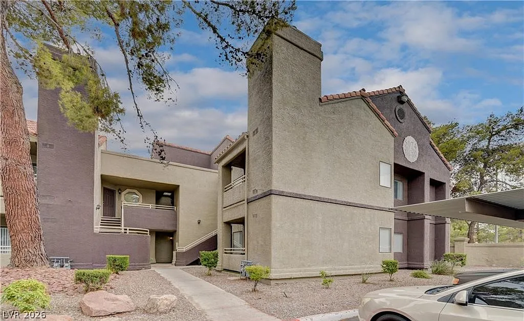 3 bed, 2.0 bath, 1163 sqft, $1,750 — Photo 2