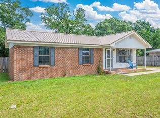 102 Alice Dr, Defuniak Springs, FL 32435