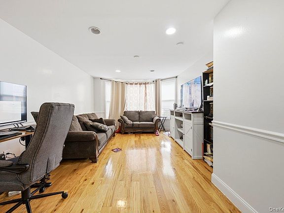 5th image of 4412 Bronx Boulevard