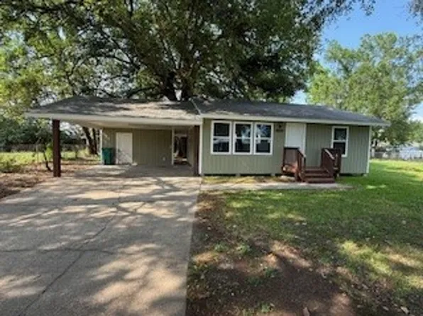 30121 Julia St, Albany, LA 70711