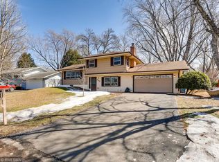 553 Continental Dr, New Brighton, MN 55112