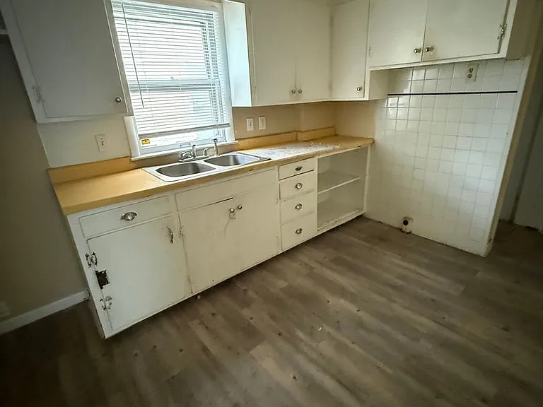 3805 Hoiles Ave — Photo 4