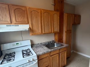 119-121 Tremont St #1R, Fall River, MA 02720