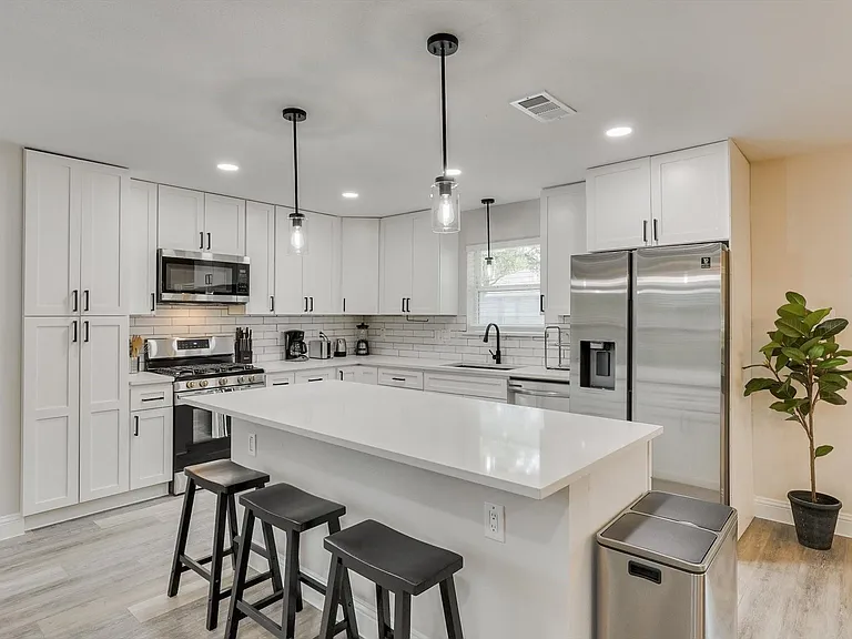 3921 Amy Ave — Photo 10