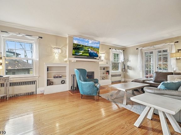 3rd image of 526 Highland Ave