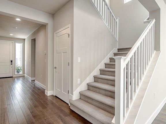 4th image of 903 Sparks Ln