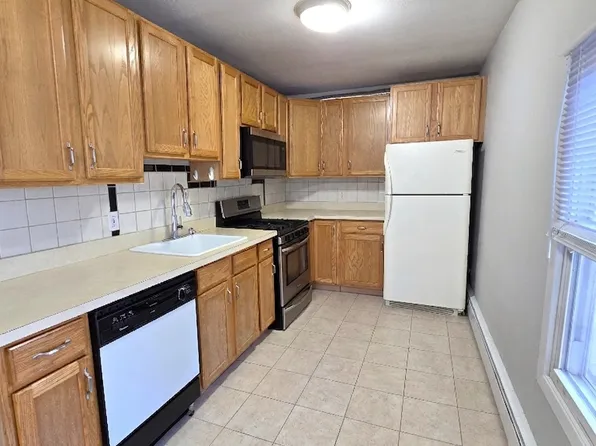 109 Rhoda Ave #1B, Nesconset, NY 11767