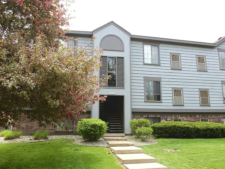 Emerald Park Apartments — Photo 25