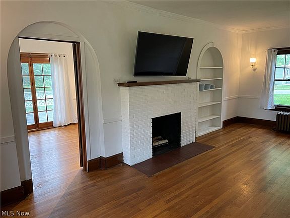 5th image of 1356 Oxford Dr
