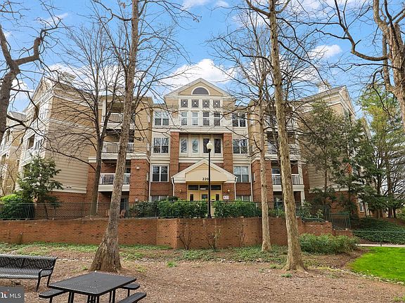 2nd image of 2204 Westcourt Ln APT 319