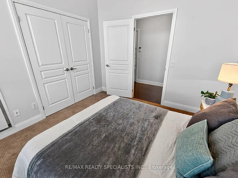 1 Hurontario St #306 — Photo 36