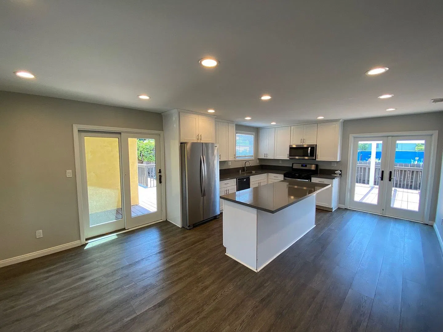 Large House!! Large Bedrooms!! Great patio space!! — Photo 2