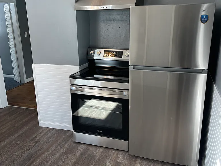 245 S Elm St #B — Photo 5