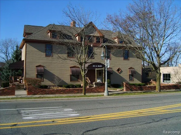 59 S Main St, Clarkston, MI 48346