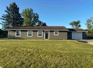 3092 E Deerfield Rd, Mount Pleasant, MI 48858