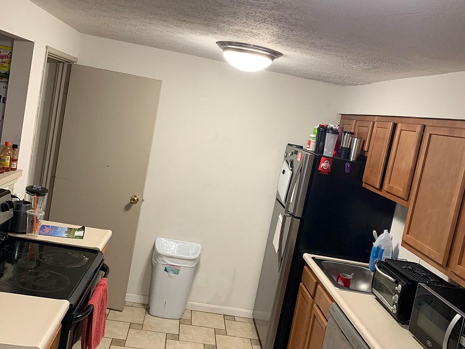 1st image of 28 E 18th Ave