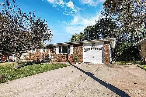 3rd image of 2219 Willow St