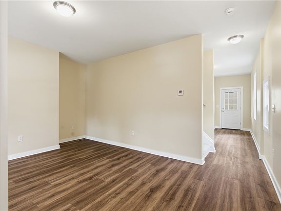 4th image of 5127 Roma Way