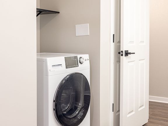 5th image of 211 Coastal Point Dr #11505016