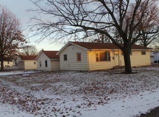 2003 10th St, Charleston, IL 61920