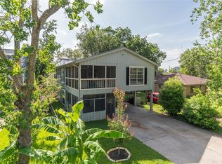 214 Oak Rd, Clear Lake Shores, TX 77565