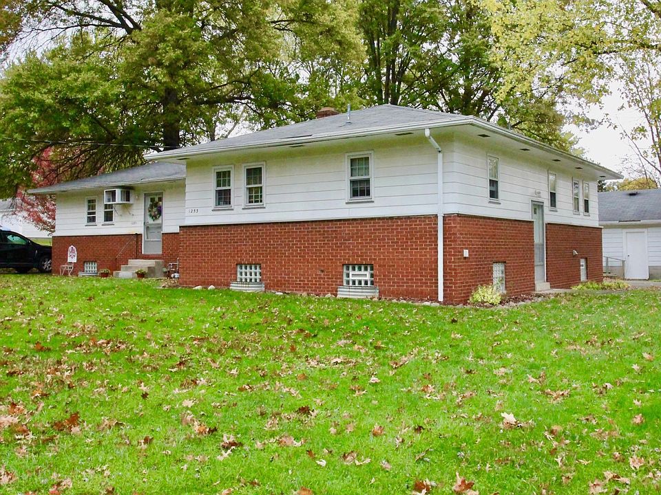 Howland Duplex (Bolingdale - at the border of Howland and Niles). Howland Schools!