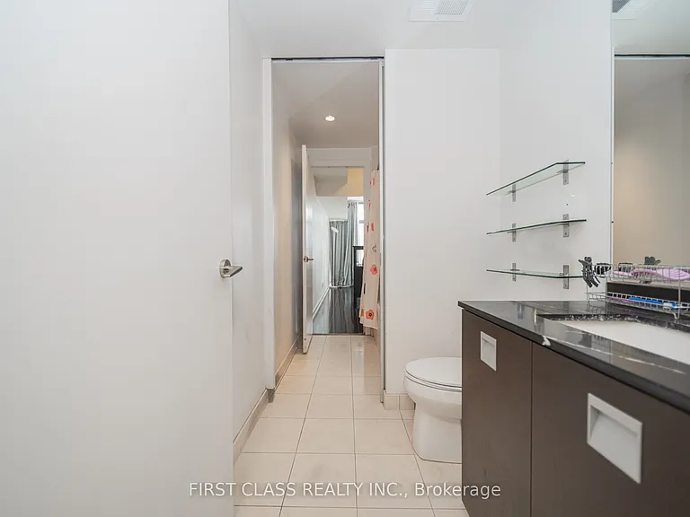 33 Charles St E #1409 — Photo 13
