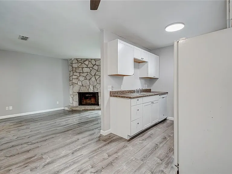4307 S 1st St #108 — Photo 2