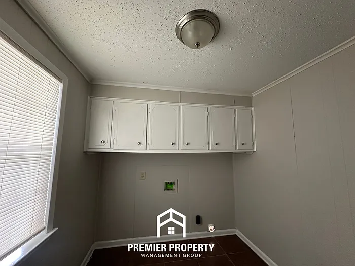 5101 Rolling Fields Dr — Photo 11