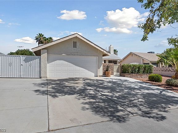 3rd image of 3136 Floral Vista Ave