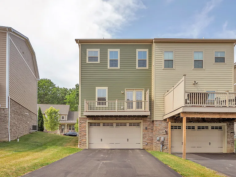 160 Seneca Pl — Photo 4