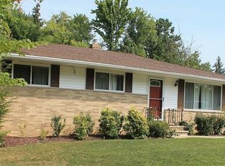 10416 Vienna Dr, Parma, OH 44130