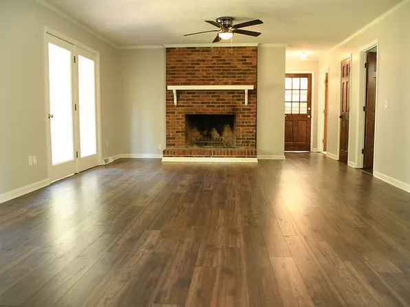 207 Needles Dr, Simpsonville, SC 29680