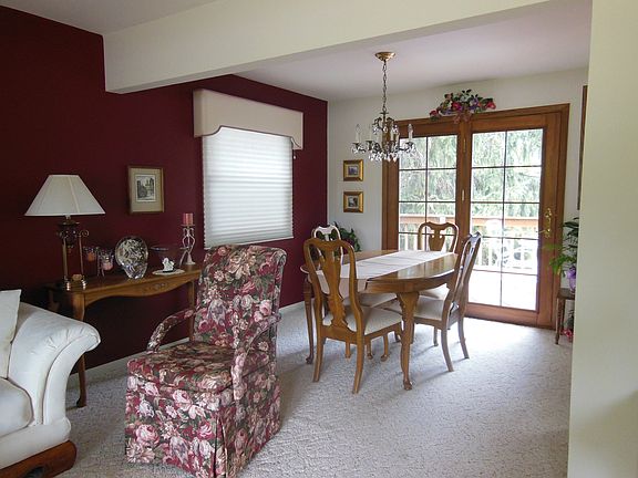 5th image of 1226 Hawthorn Dr