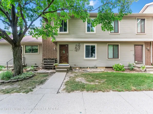 2020 Blue Lac Dr, Haslett, MI 48840