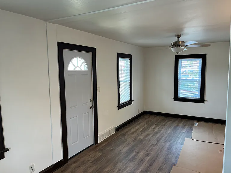 1631 W Wisconsin Ave — Photo 6