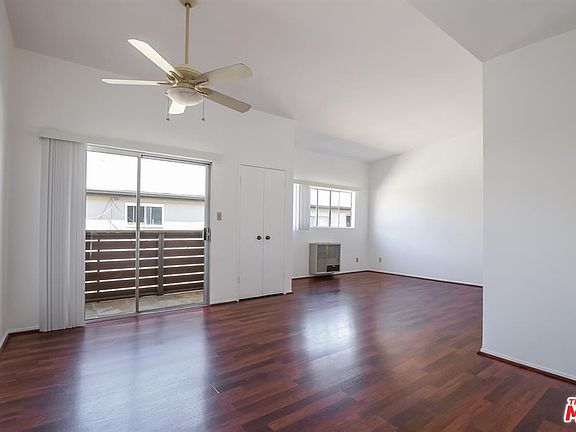 5th image of 17105 Roscoe Blvd