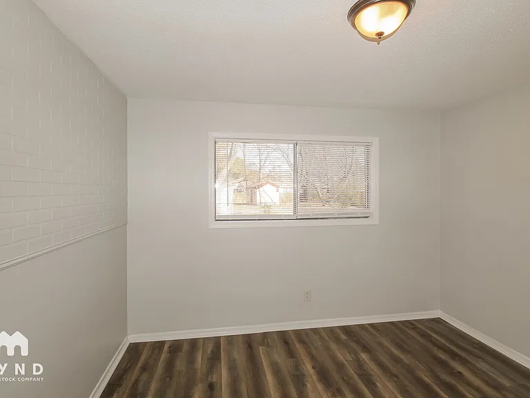 6150 Devon Cir — Photo 8