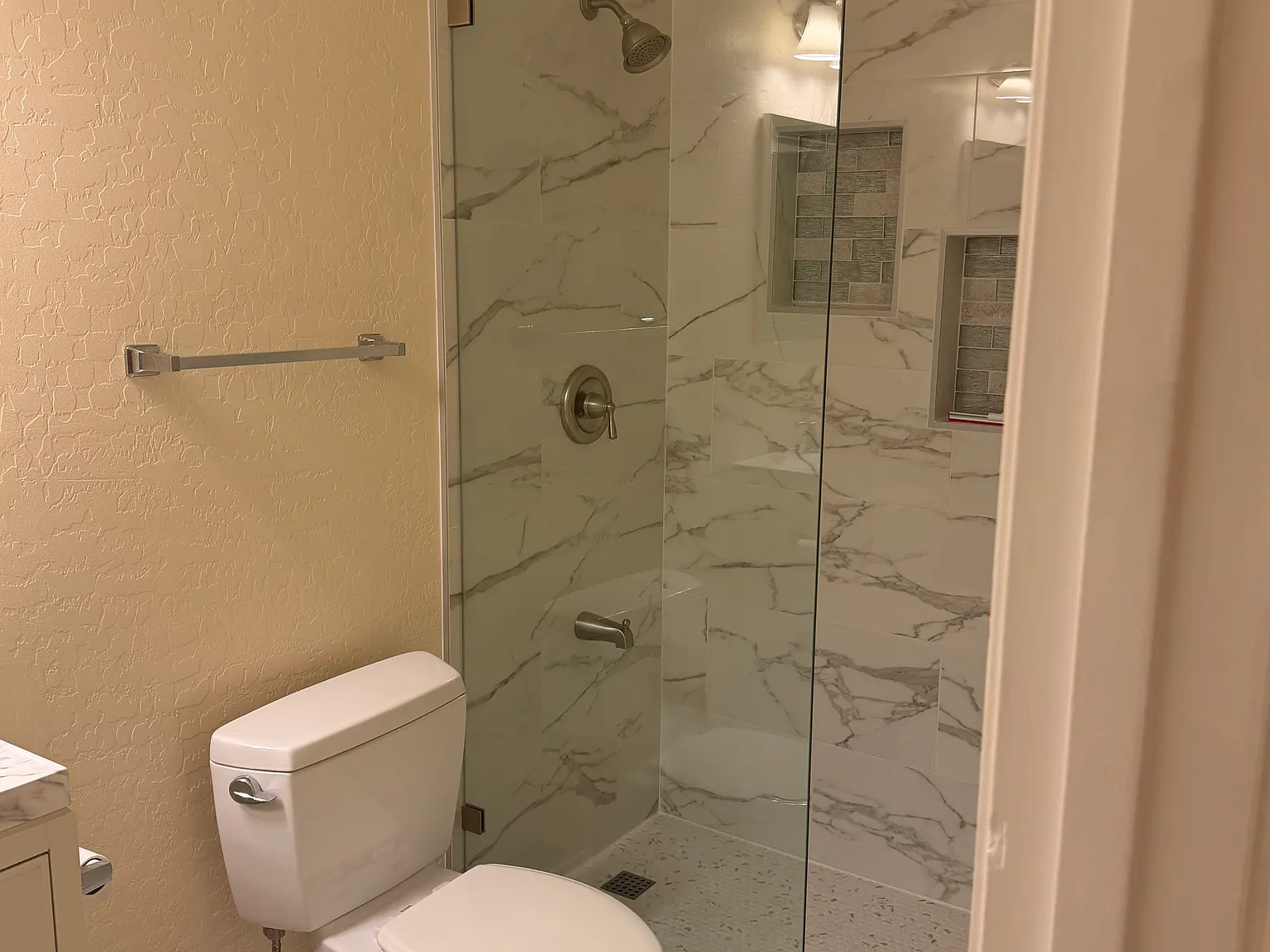 2 bed, 1100 sqft, $1,950 — Photo 4