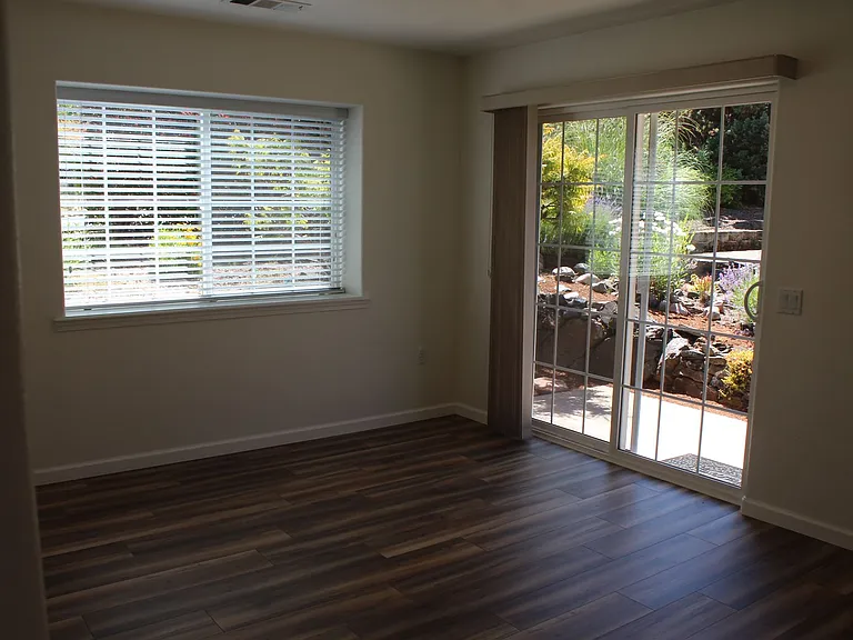 2060 Hubbard Ln — Photo 12