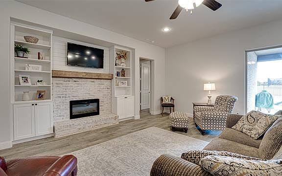 3rd image of 2556 Perdenales Dr