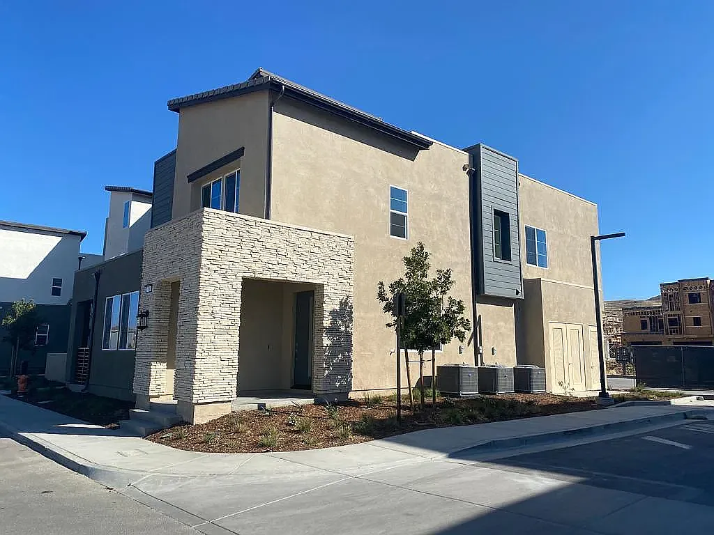 Building Photo - 27049 Open Sky Pl