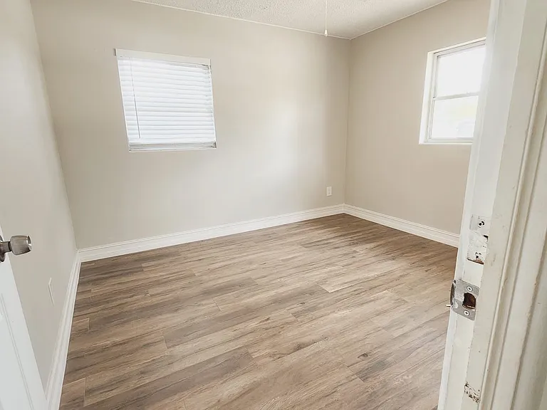 5080 Lake Howell Rd — Photo 7