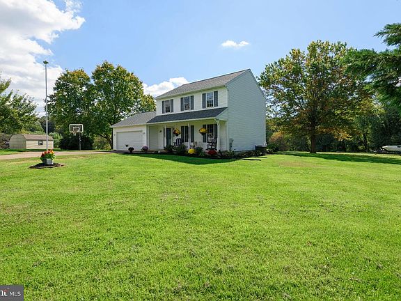 3rd image of 125 Heather Cir
